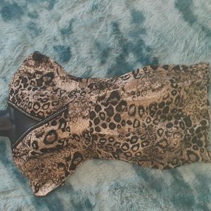 Dress, Leopard print, Large, Side pockets, Ties in the back.